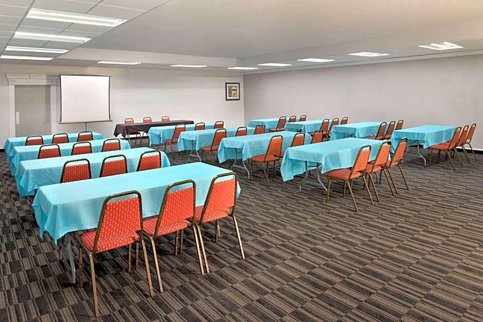 Baymont by Wyndham Des Moines North