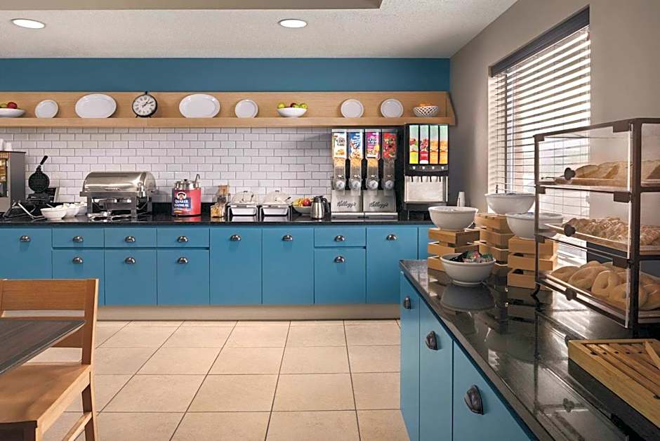 Country Inn & Suites by Radisson, Dayton South, OH