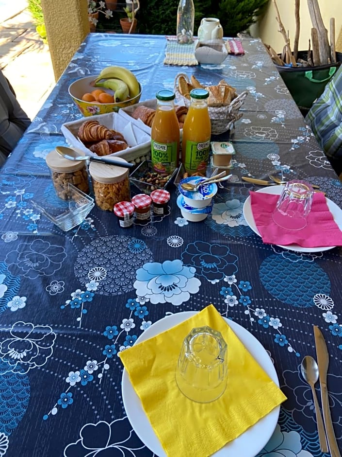 Chambres dans villa avec piscine