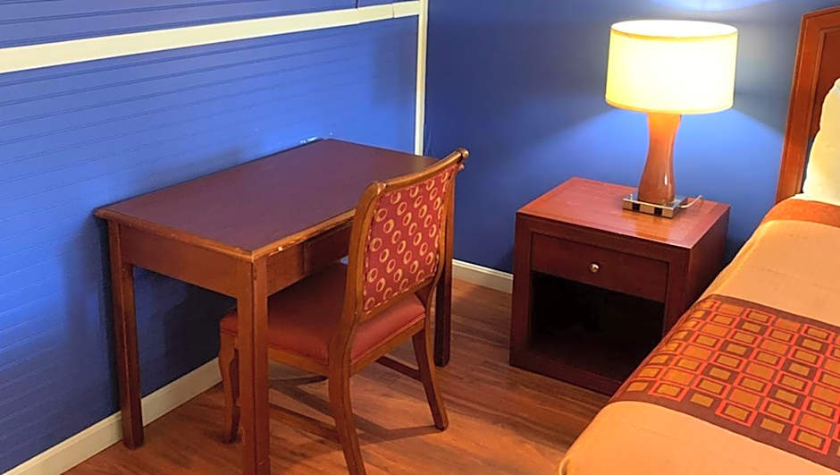 Hampton Motor Inn