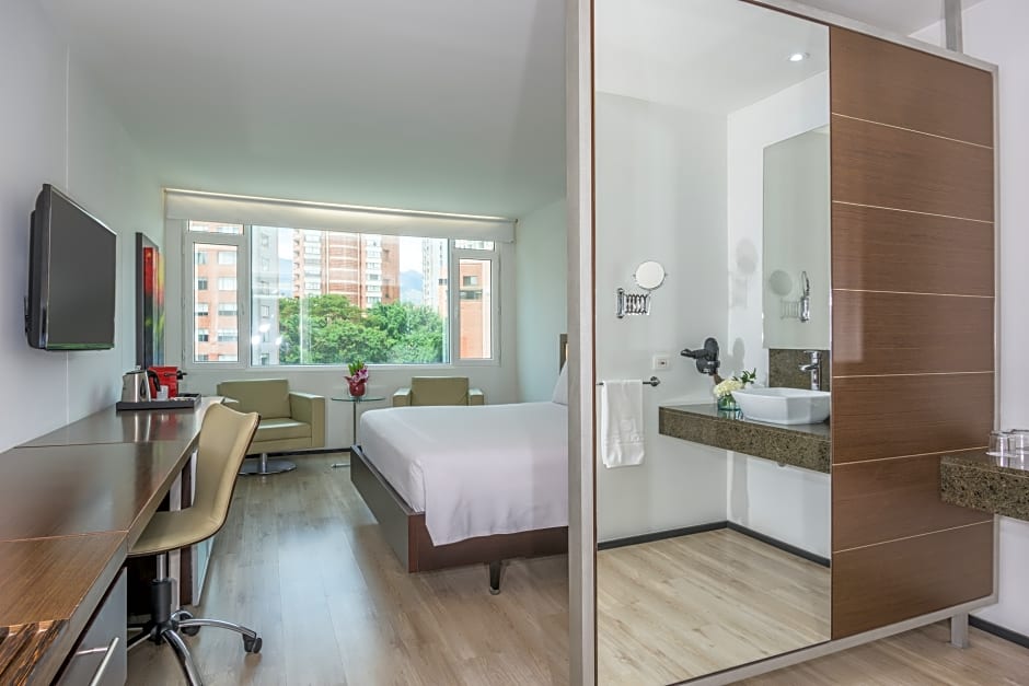 NH Collection Medellin Royal