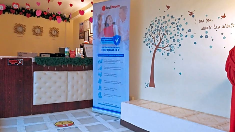 RedDoorz Near Baclay Drive Super Metro