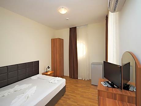 Family Room - Sea View