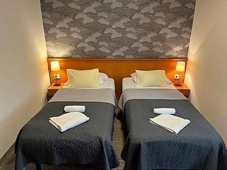 2 Beds