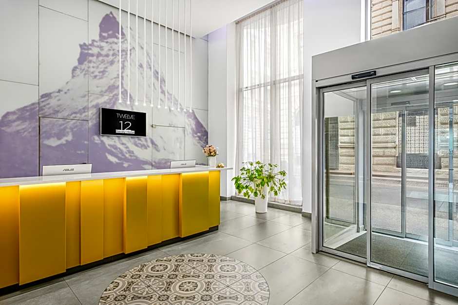 12 Revay Hotel