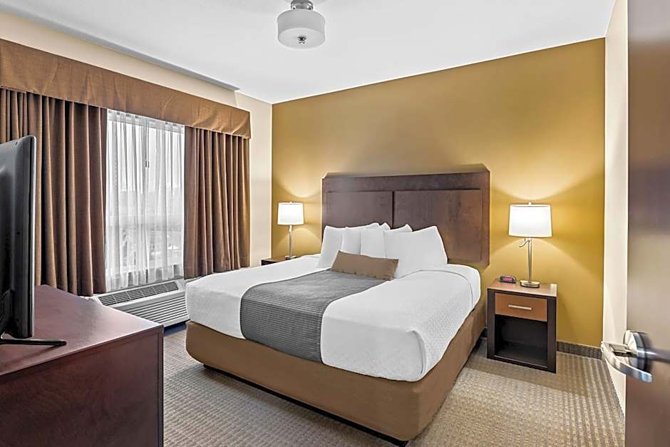 Best Western Plus Lacombe Inn & Suites
