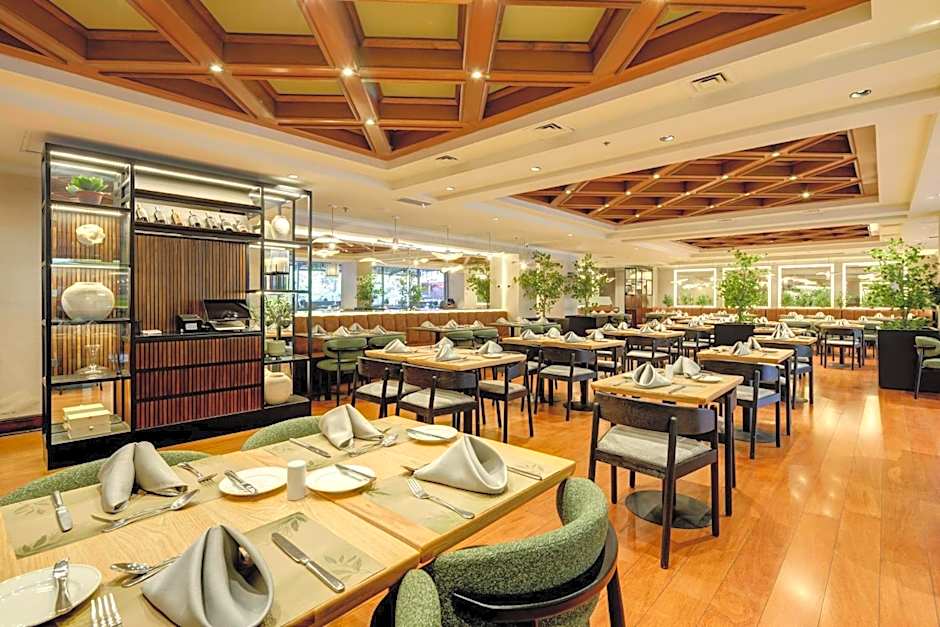 Plaza El Bosque Ebro