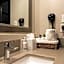 GreenTree Inn & Suites Los Angeles - Alhambra - Pasadena