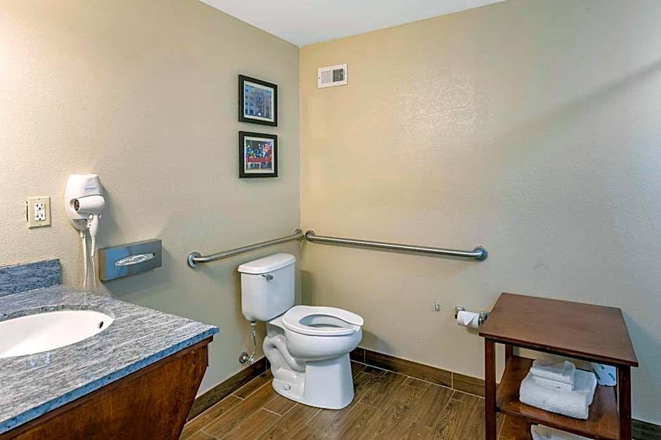 Comfort Inn & Suites Atoka-Millington