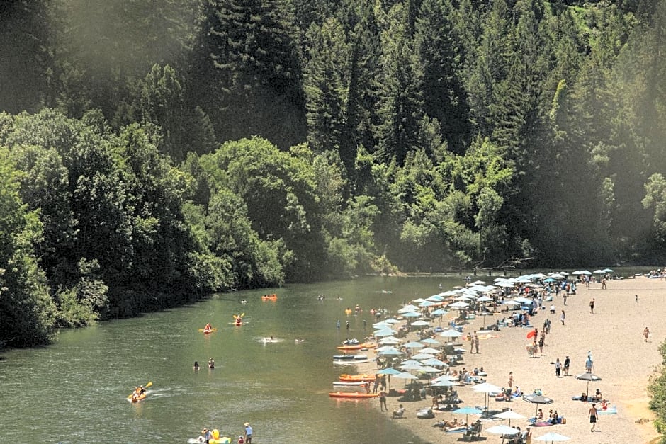 Johnson's Beach Cabins and Campground