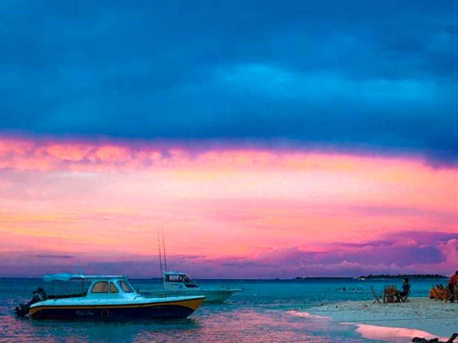 Stingray Beach Inn at Maafushi