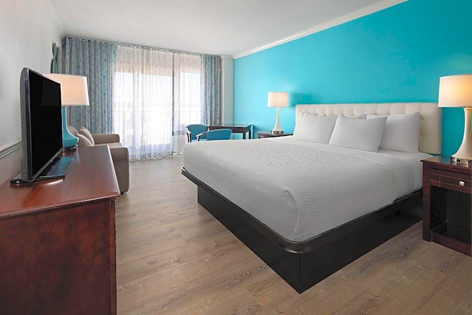 Howard Johnson Plaza Hotel by Wyndham Ocean City Oceanfront