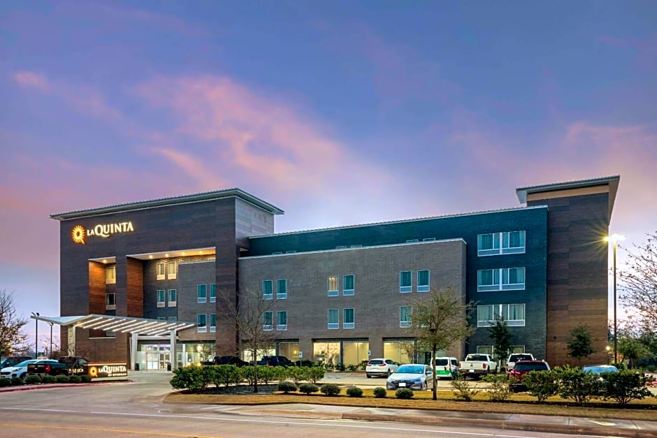 La Quinta Inn & Suites by Wyndham College Station South