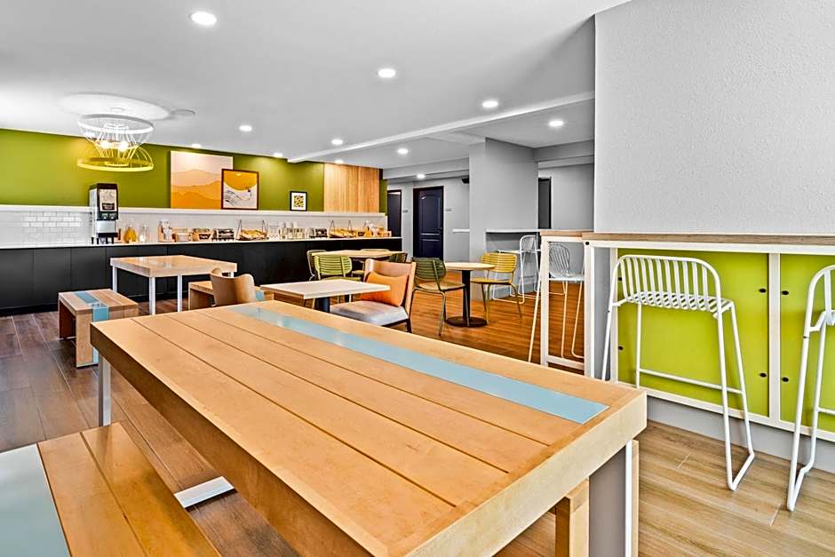 Spark by Hilton Modesto