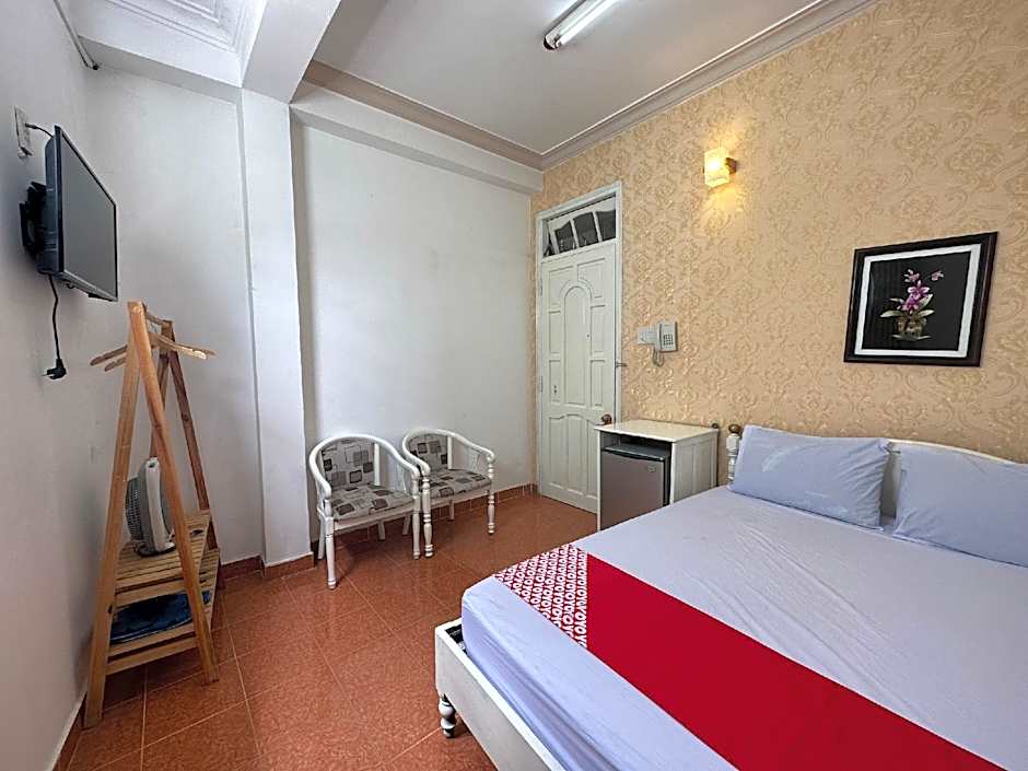 OYO 1196 Le Vu Hotel