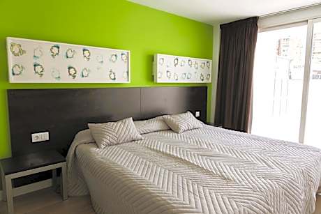 Quadruple Room with Terrace