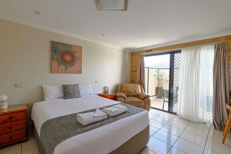 Emerald Central Palms Motel