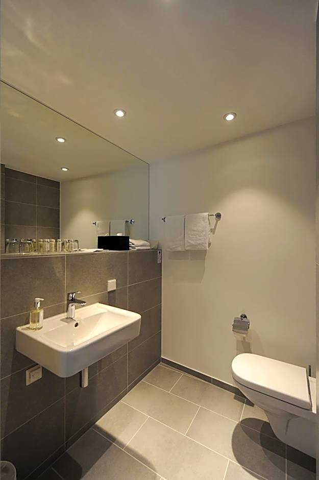 VI VADI HOTEL BAYER 89