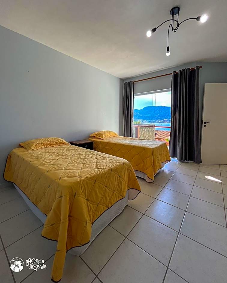 Casa c/piscina e vista p/ Ilha das Cabras em Piúva