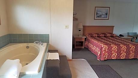 Two Queen Room with Jacuzzi