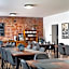 Avion Hotel
