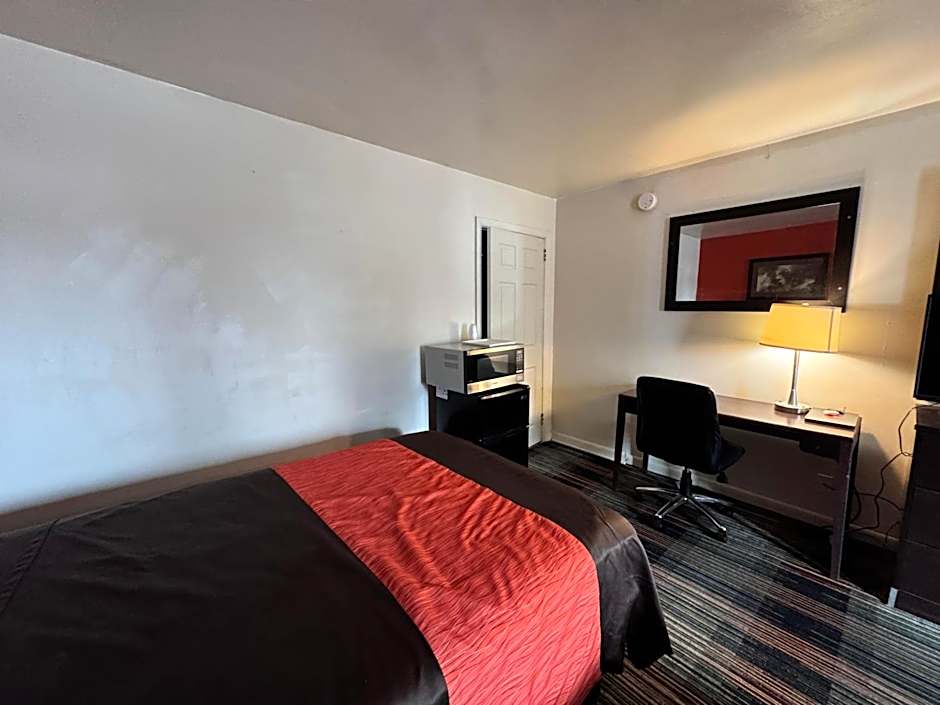 OYO Palm Leaf Motel