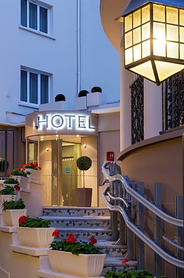 Timhotel Opera Blanche Fontaine