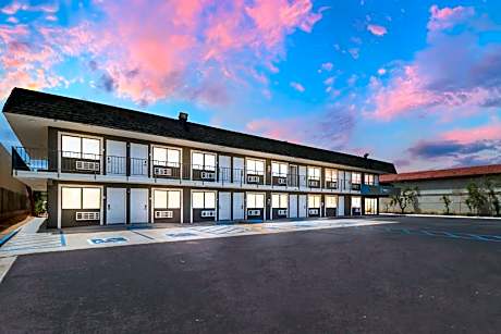 Clarion Pointe Ridgecrest Near China Lake Naval Station