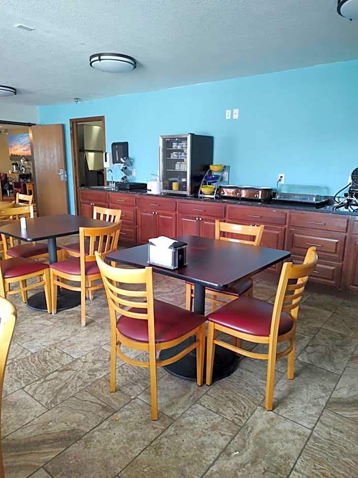 Days Inn & Suites by Wyndham Fargo 19th Ave/Airport Dome