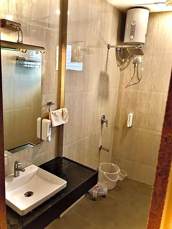 THE JAWAI GATEWAY HOTEL