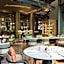 Nirvana Cosmopolitan Hotel - Convention & Sports Center