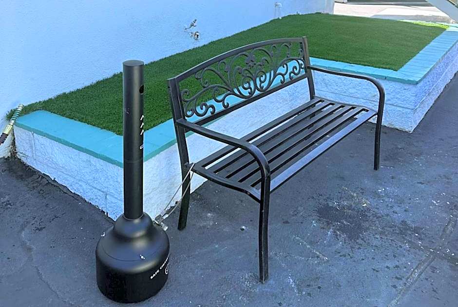 Super 8 by Wyndham Oceanside Downtown