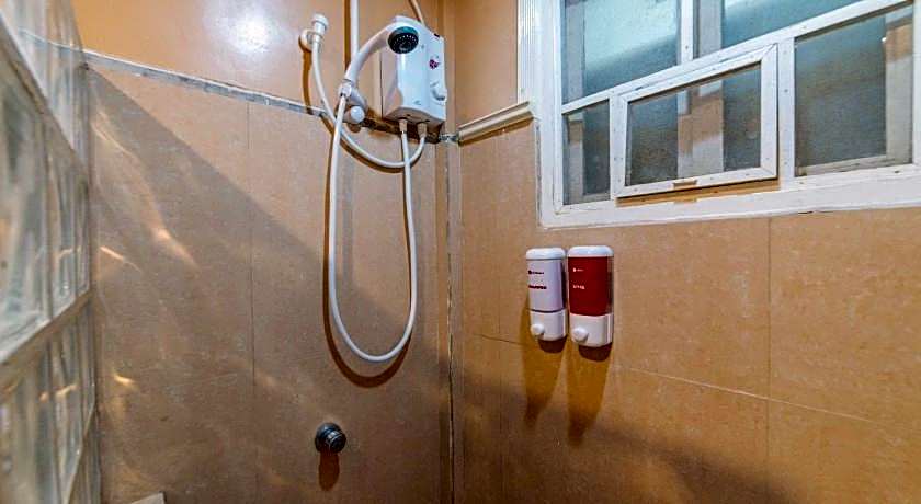 RedDoorz Plus @ Starhomes Olivianville