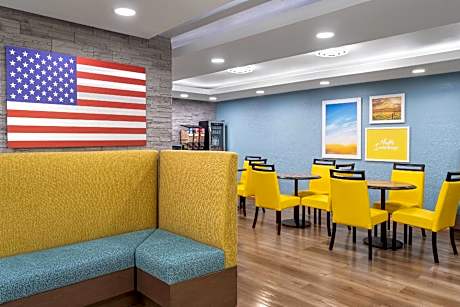 Days Inn by Wyndham Cloverdale Greencastle