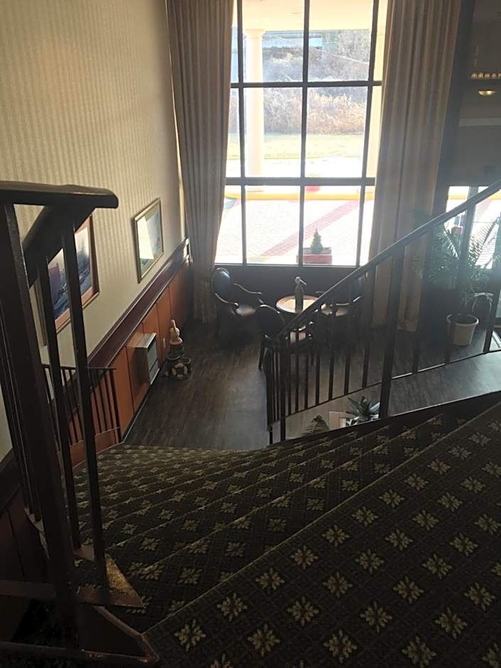 Mystic River Hotel & Suites