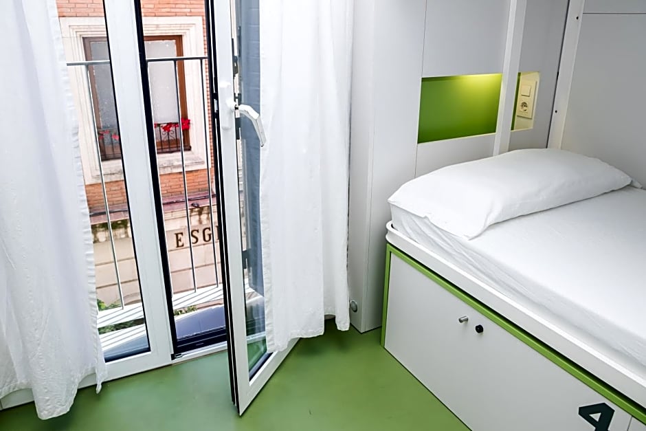 Sant Jordi Hostels Gracia