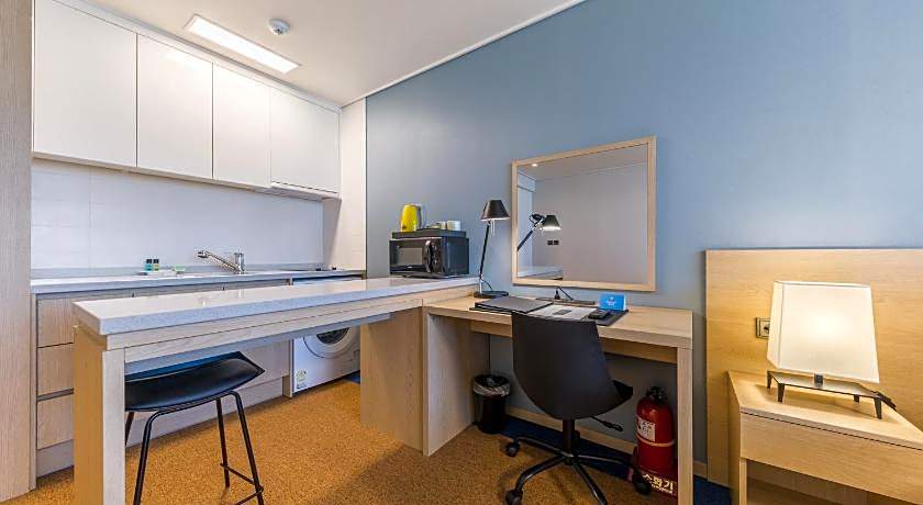 Days Hotel & Suites by Wyndham Incheon Airport