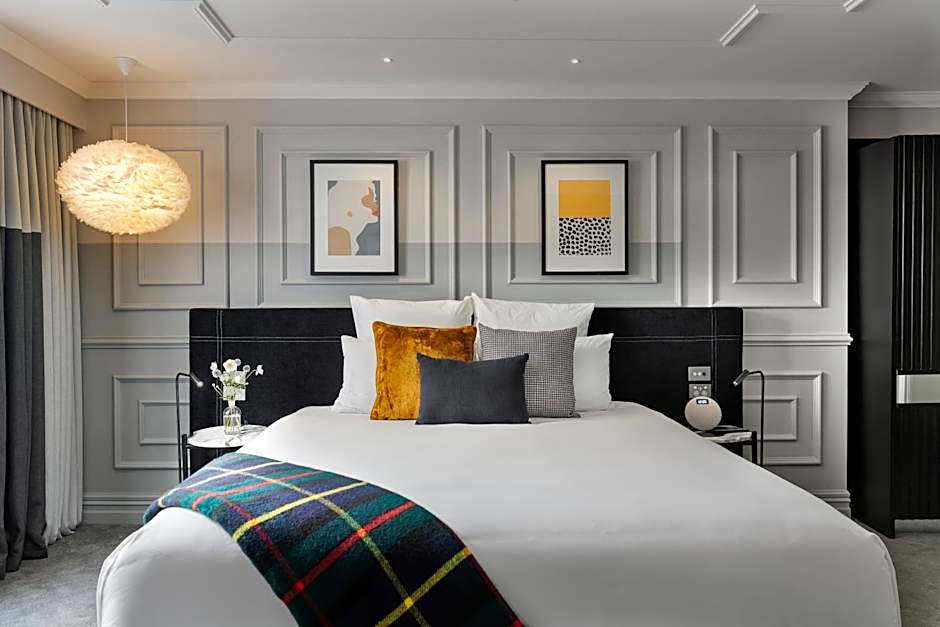 Photo 1 of 7 of Suite