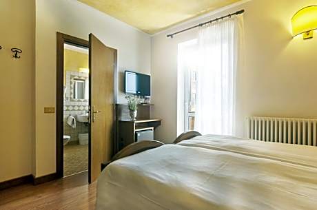 Two Connecting Double Rooms