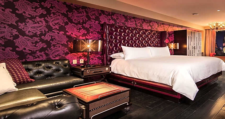 Photo 1 of 6 of Classic 1 King Bed