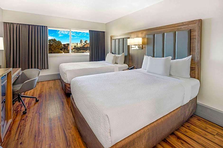 Days Inn by Wyndham Victoria On The Harbour