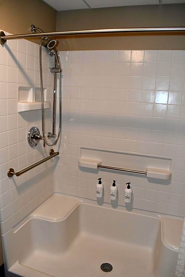 Cobblestone Inn & Suites - Trenton
