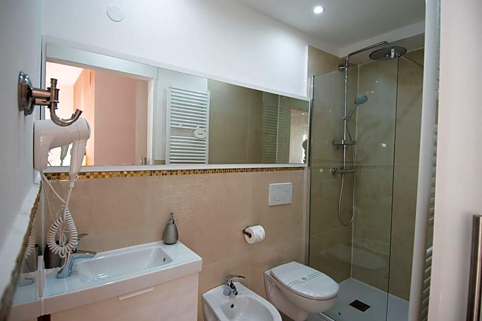 Klemi, rooms in old town Dolomia best home Check in automatico