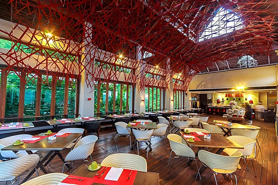 Veranda High Residence