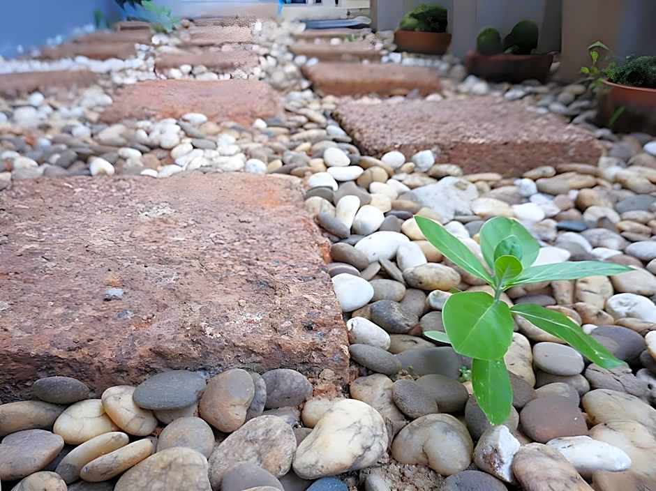 Chompu Nakarin Apartment