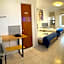 Suites Brisa Marina - atrás de Playa Regatas y el Malecón, 6 calles del Acuario