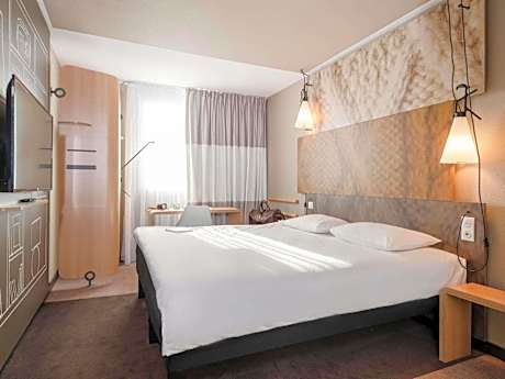 ibis Lyon Caluire Cite Internationale