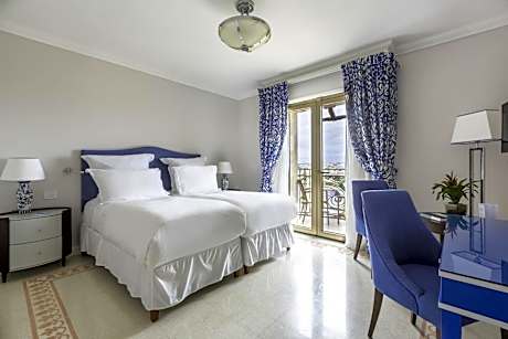 Deluxe Twin Room with Sea View