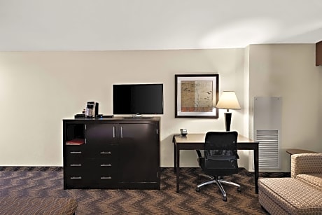 2 Queen Beds Non-Smoking Microwave And Refrigerator Wi-Fi Full Breakfast
