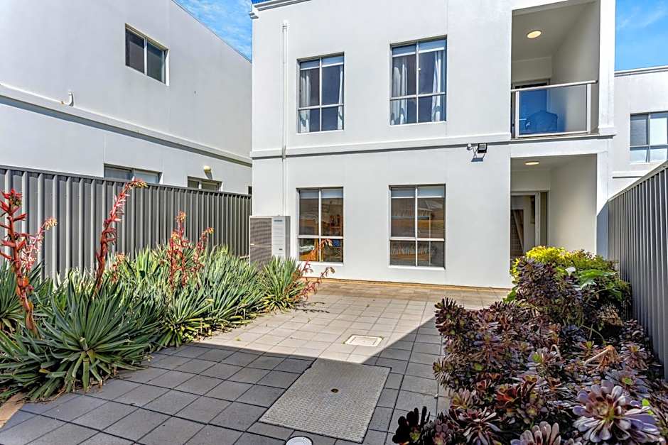 Views on Seascape - Beachfront accommodation